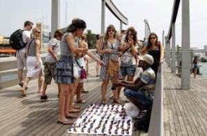 Qvision El 90% de las gafas de sol que se venden en mercadillos y bazares son perjudiciales. gafas sol bazares mercadillos perjudiciales