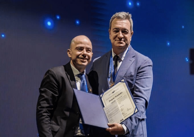 Reconocimiento en Brasil al Dr. Joaquín Fernández por su trayectoria internacional
