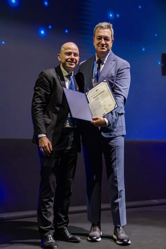 Qvision Reconocimiento en Brasil al Dr. Joaquín Fernández por su trayectoria internacional FOTO CENTRAL
